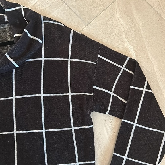 Calvin Klein Cowl Neck Windowpane Sweater Black SIZE XL SOFT AND COMFY! - Picture 7 of 10